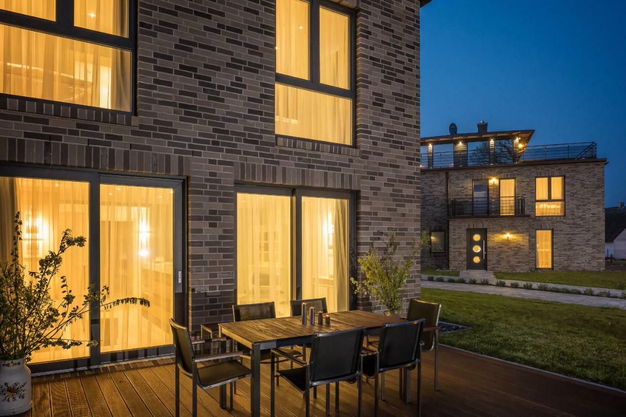 Villa Lotsenhaeuser Ruegen - Luxus Ferienhaus - 3 Schlafzimmer - Sauna - Dachterrasse Mit Boddenblick Breege Luaran gambar