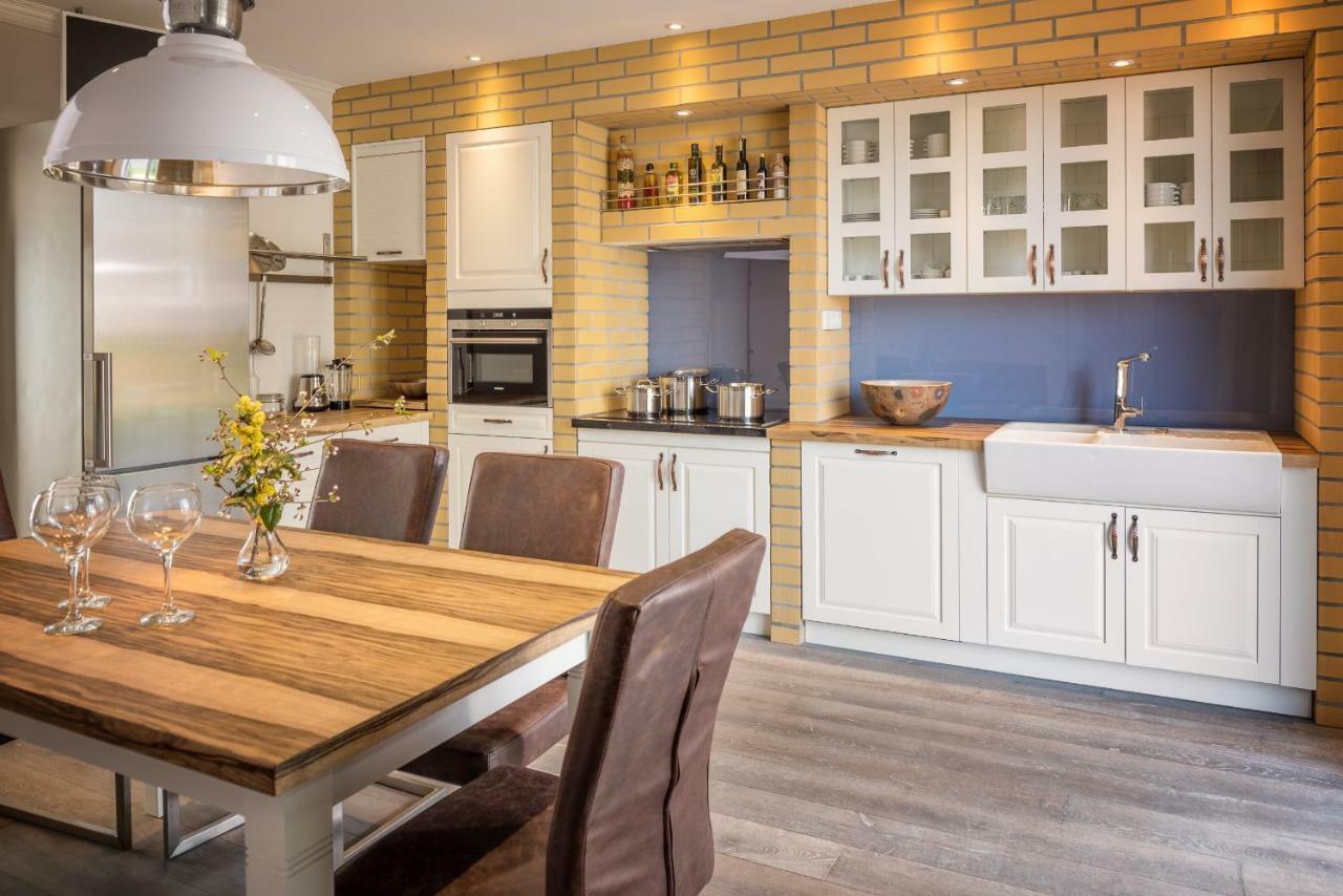 Villa Lotsenhaeuser Ruegen - Luxus Ferienhaus - 3 Schlafzimmer - Sauna - Dachterrasse Mit Boddenblick Breege Luaran gambar